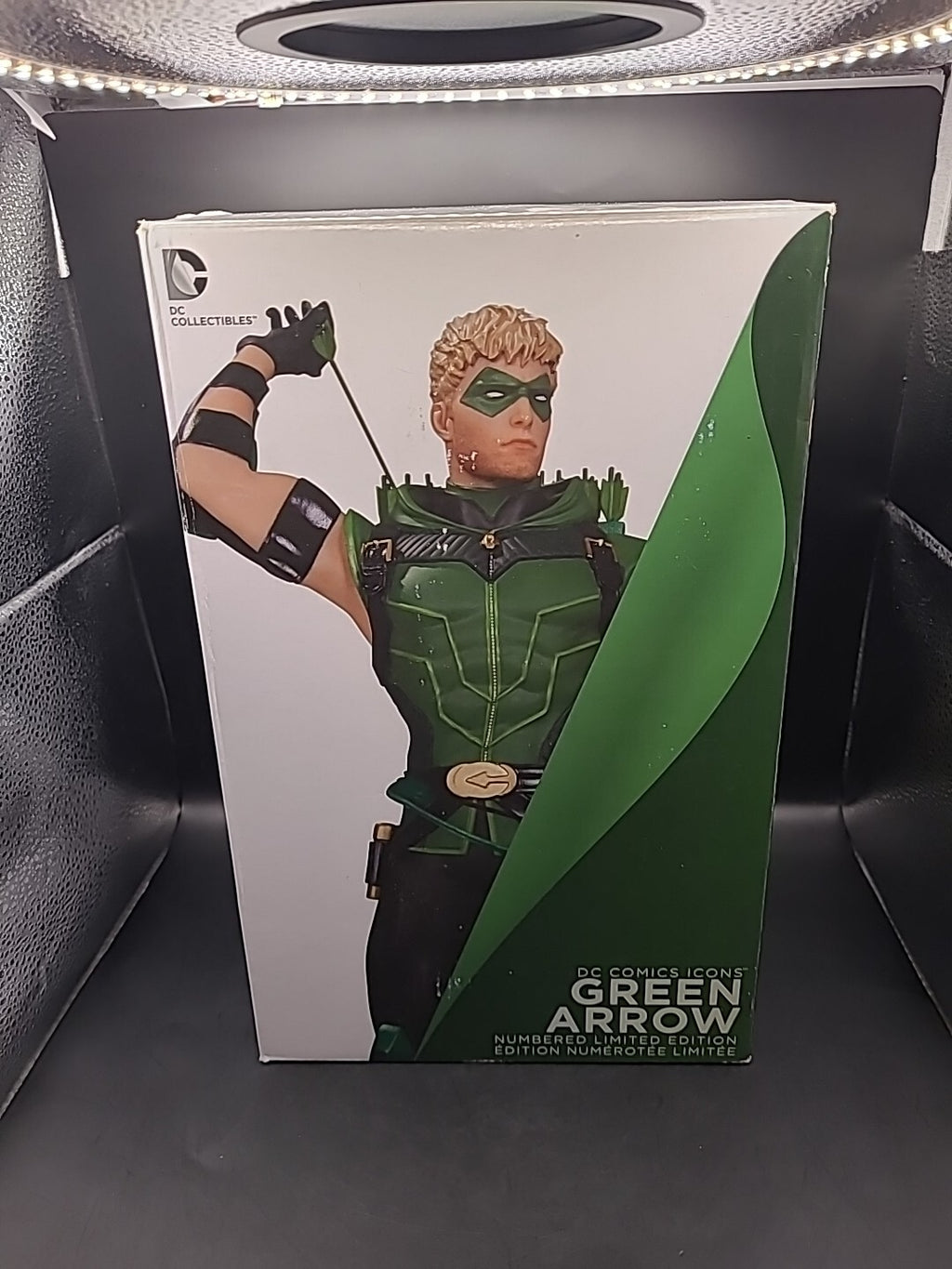 DC Comics Icons Green Arrow Numbered Limited Edition DC Collectibles