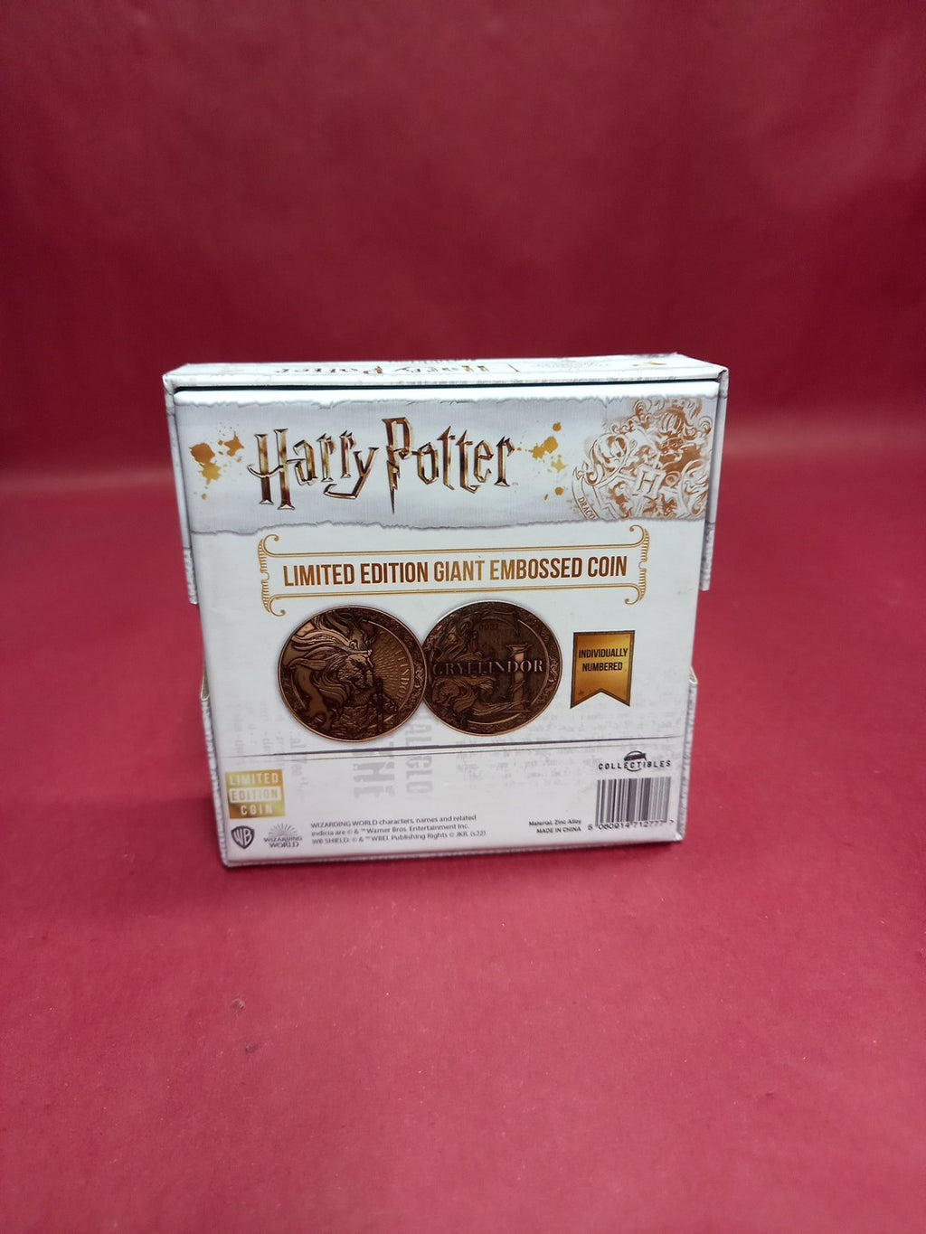 Harry Potter Deluxe Ltd Edition Jumbo Embossed Gryffindor Coin NEW UNSEALED
