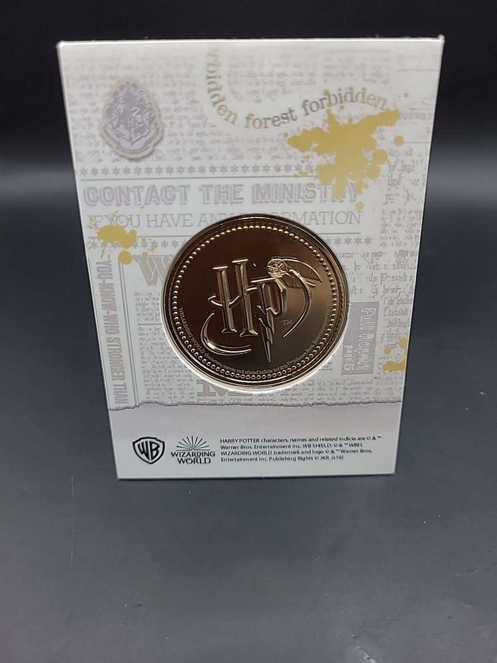 HARRY POTTER CARD WITH MEDAL TRELAWNEY EMMA THOMPSON PRISONER OF AZKABAN COIN