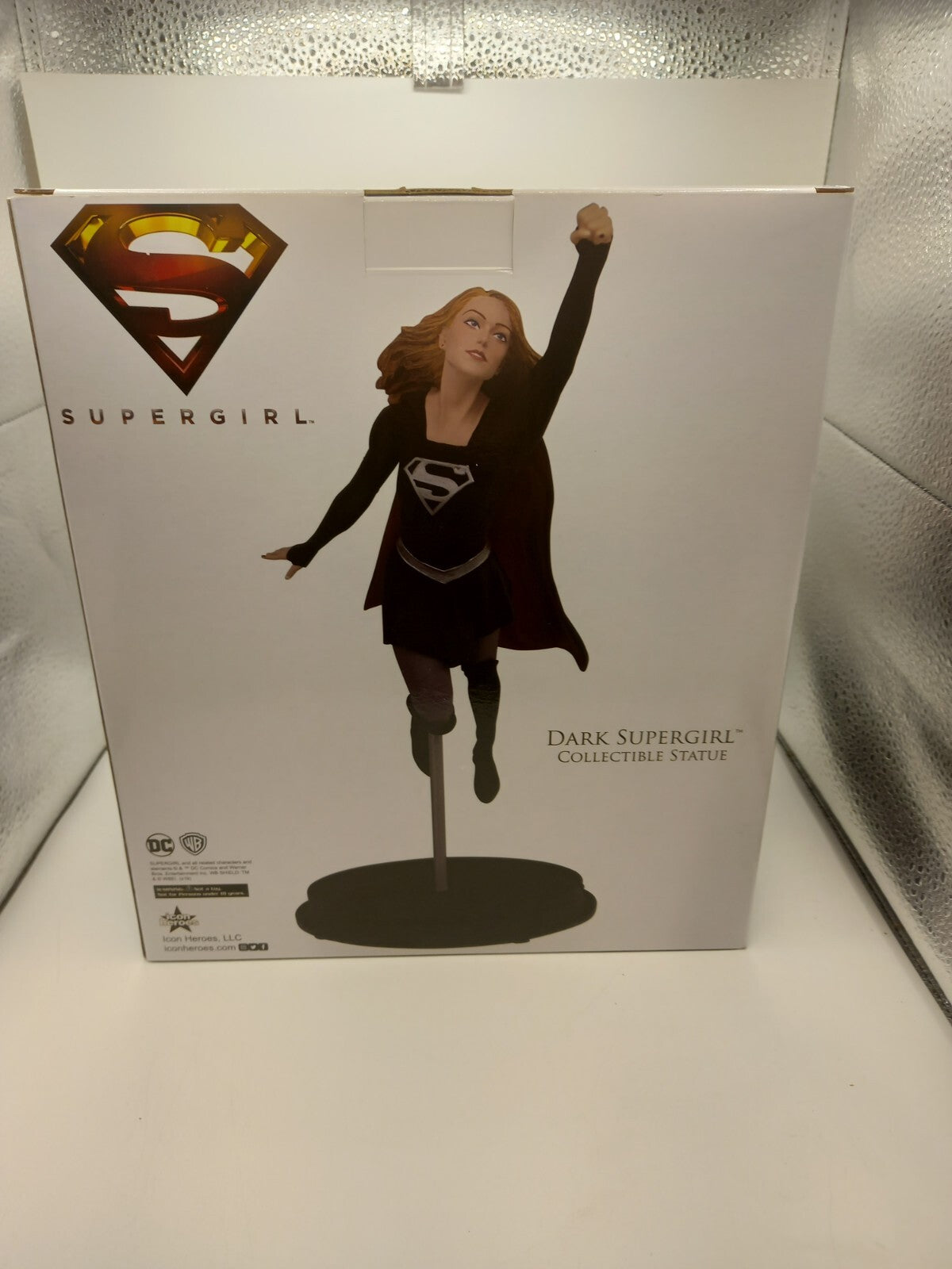Dark Supergirl Collectible Statue: Icon Heroes Convention Exclusive #092/300