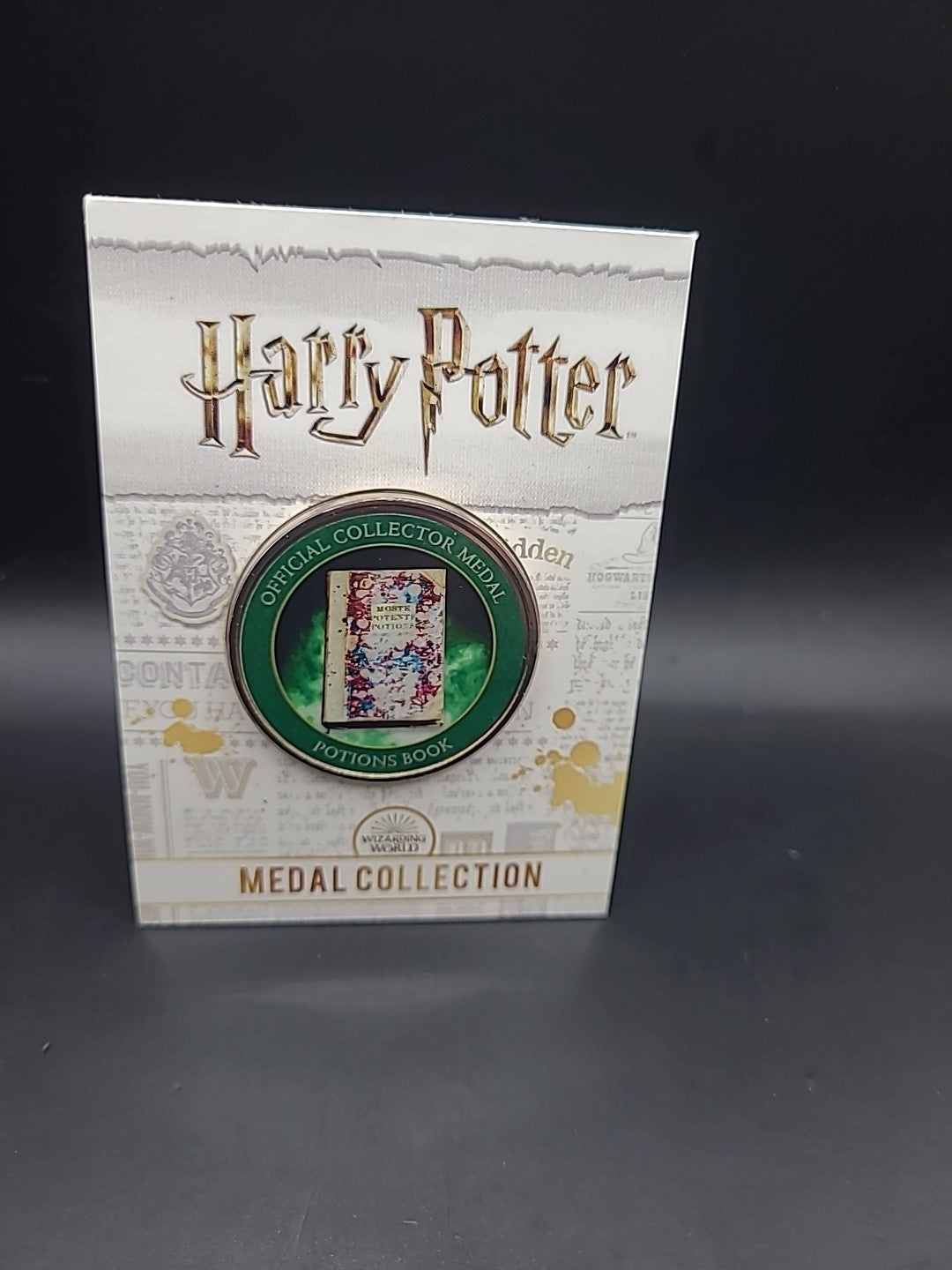 Harry Potter Medal Coin Collection - Artefacts And Spells - Potions Book 