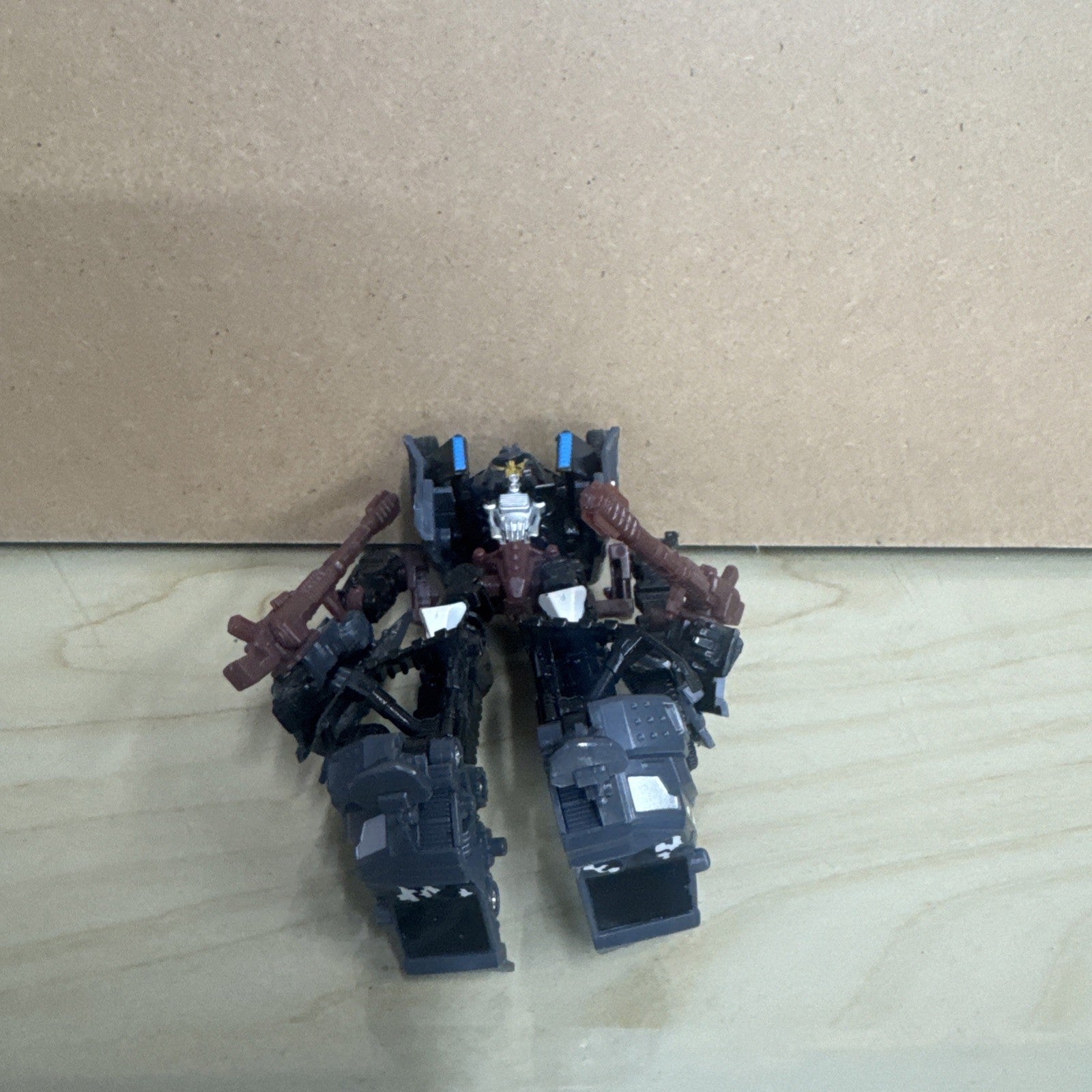 Transformers Ravage Infiltration Action Figure Autobot Flak With Detachable Guns