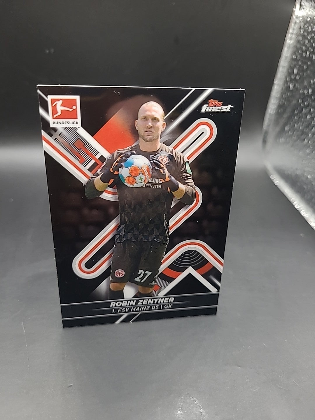 Topps Finest Bundesliga 2022 Football Card No. 110 Robin Zentner