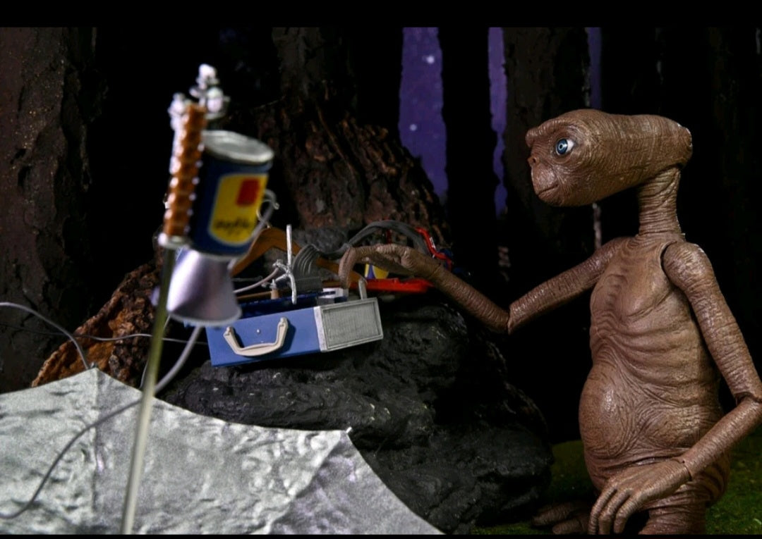 NECA E.T 40th Anniversary Deluxe Ultimate 7" Figure