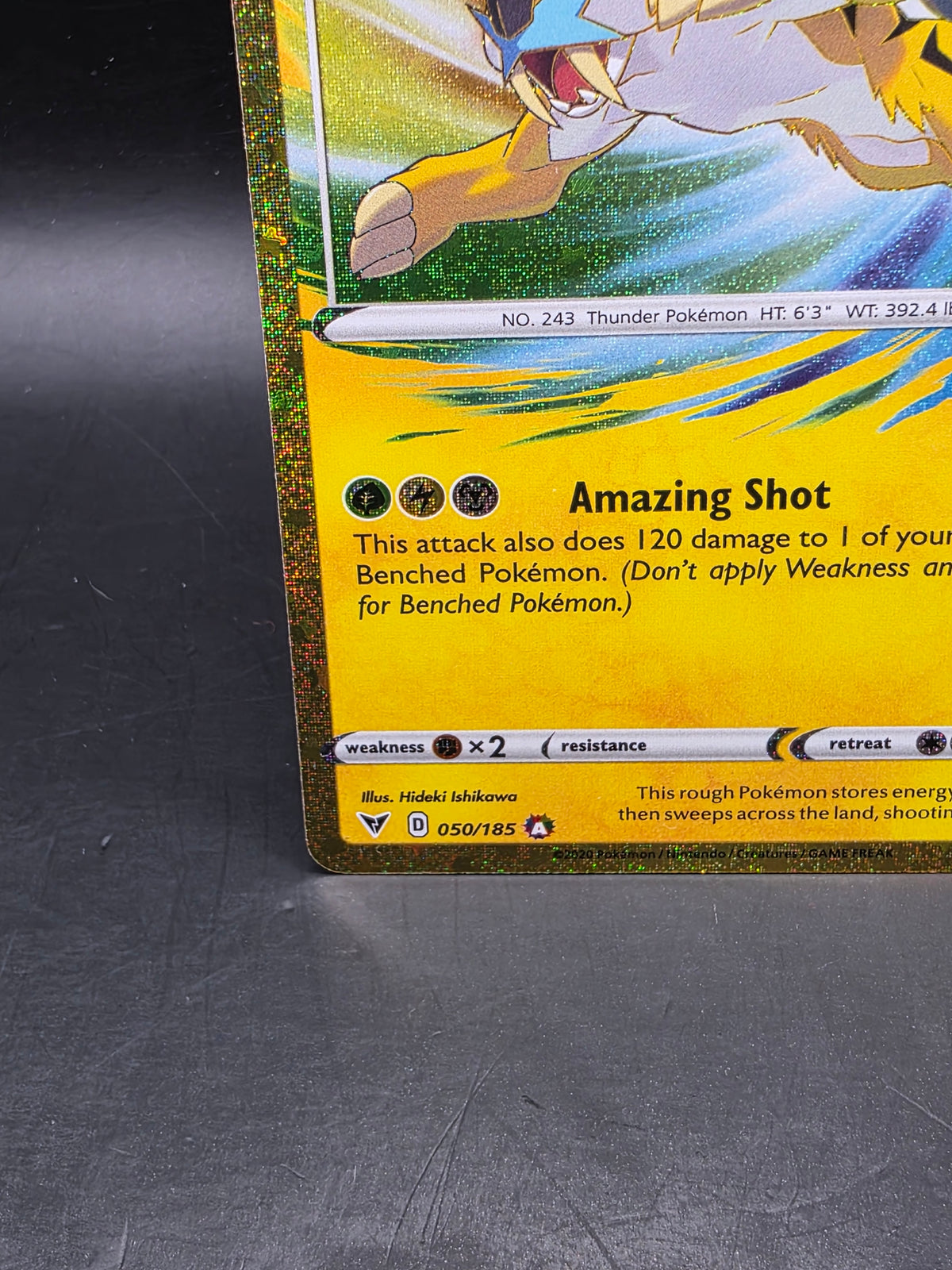 Raikou 050/185 Amazing Rare Holo Vivid Voltage Pokemon TCG