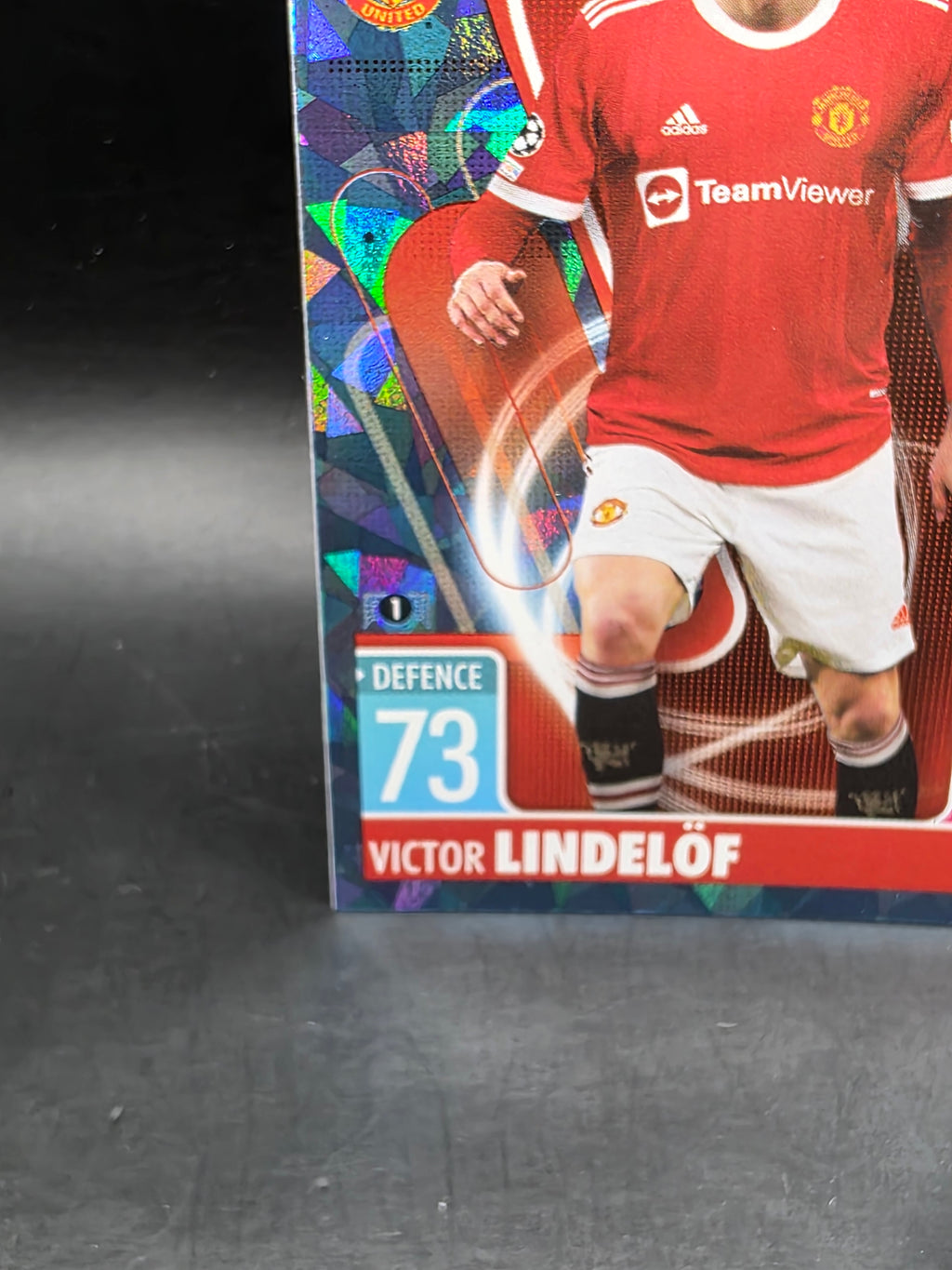 VICTOR LINDELOF 21-22 Topps Match Attax Crystal Parallel