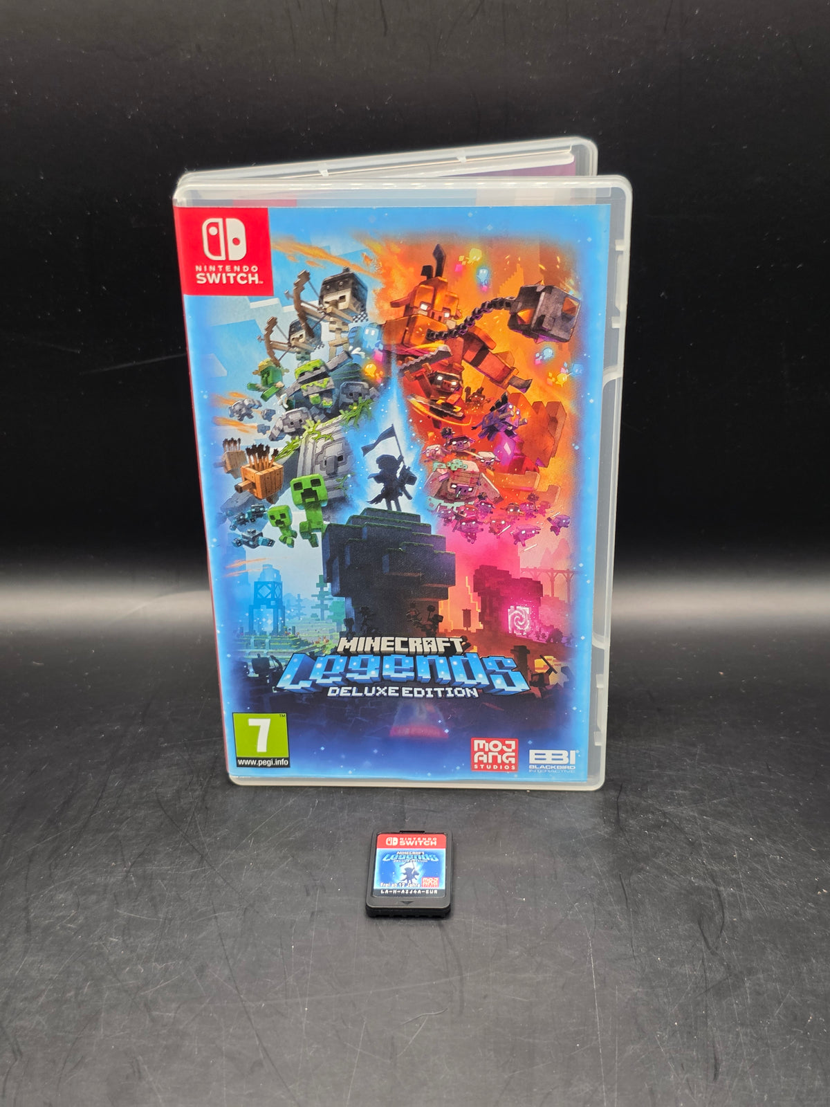 Minecraft Legends Deluxe Edition - Nintendo Switch Game