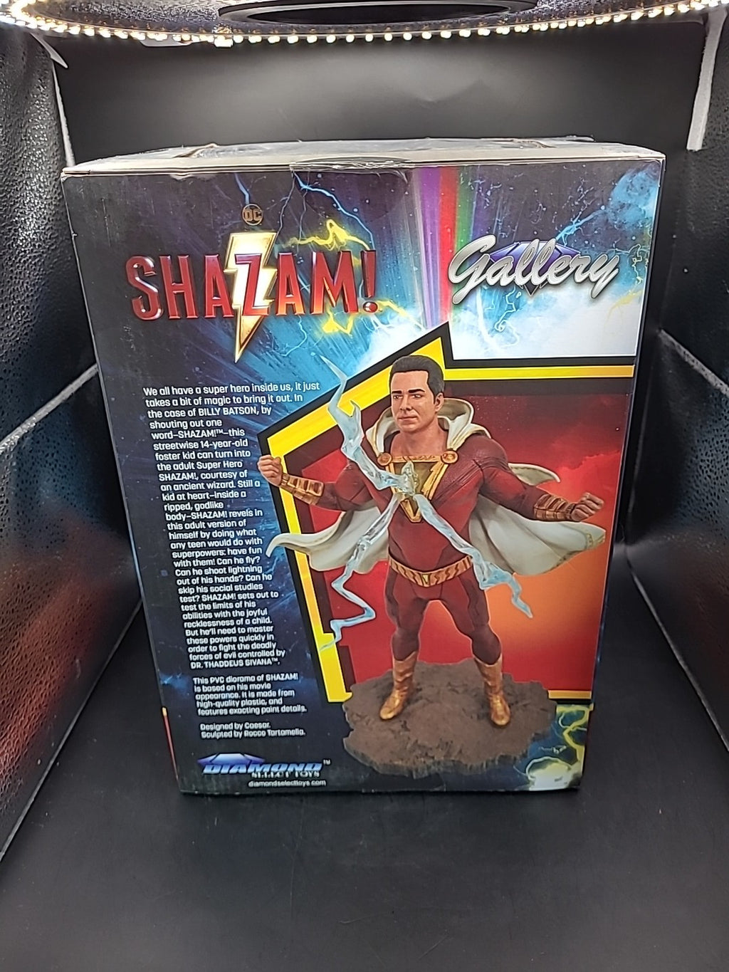 Diamond Select Toys Shazam Gallery 10"Statue