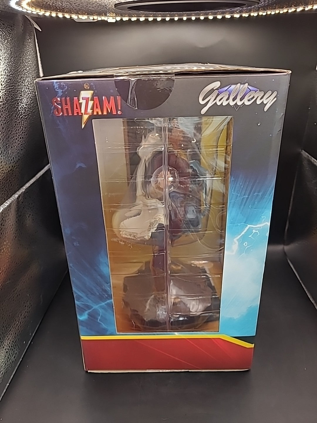 Diamond Select Toys Shazam Gallery 10"Statue