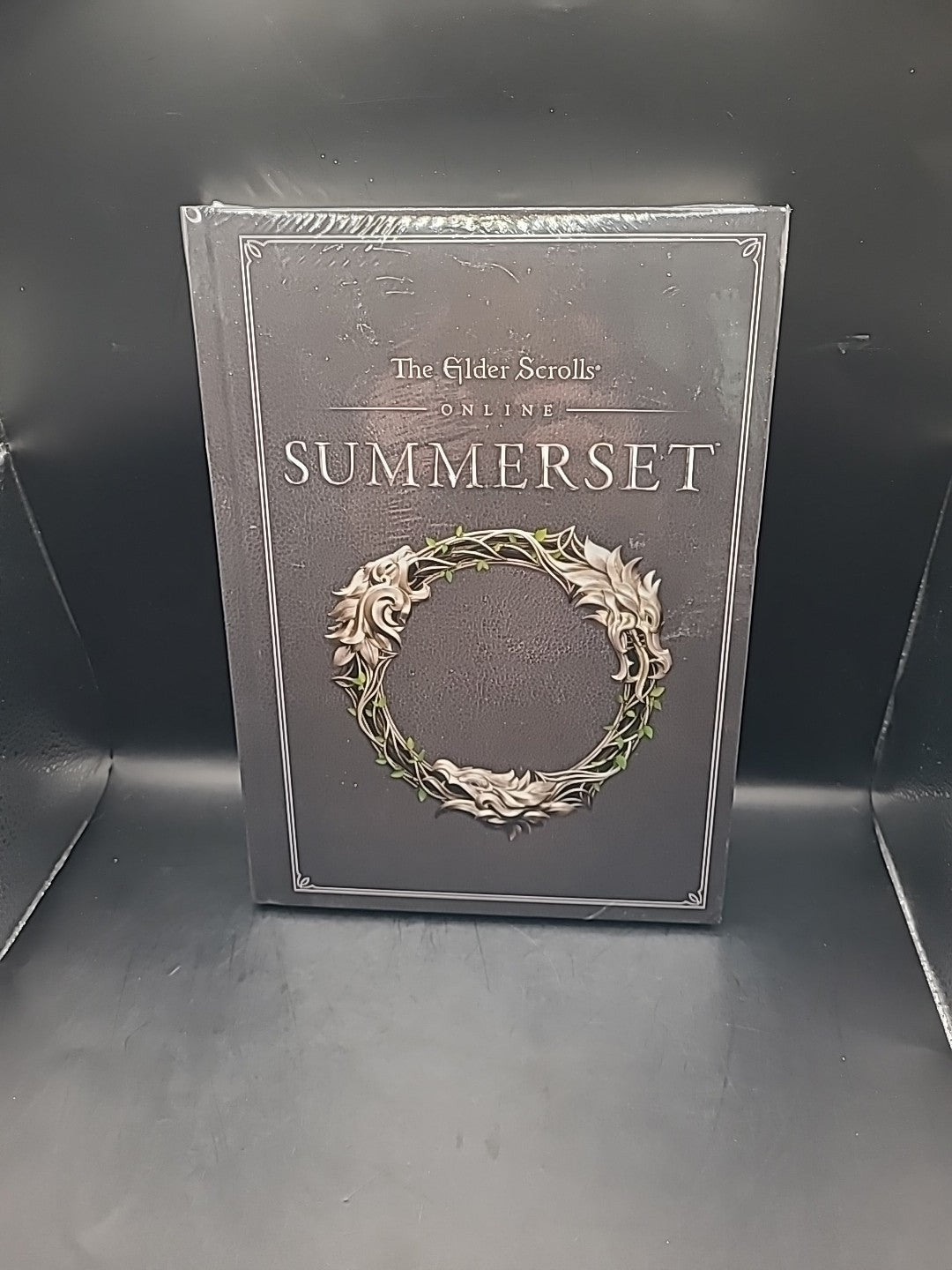 The Elder Scrolls Online Summerset Collector's Edition Guide Book