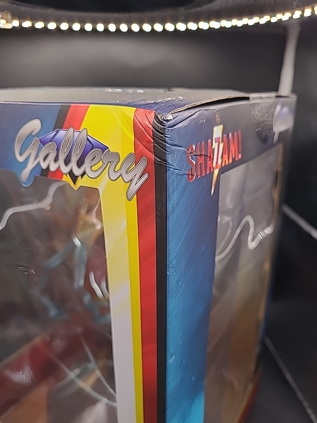 Diamond Select Toys Shazam Gallery 10"Statue