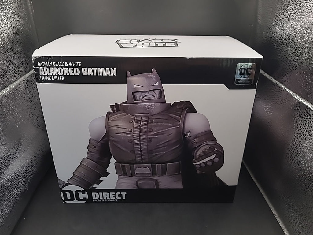 DC Direct Armored Batman Black & White Statue By Frank Miller