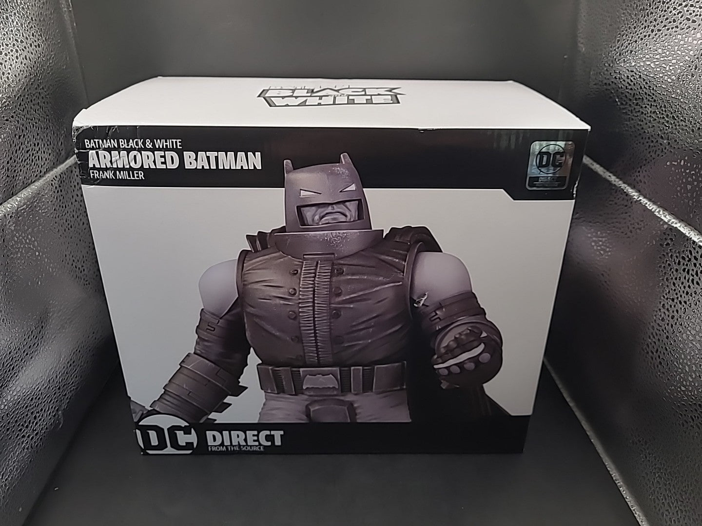 DC Direct Armored Batman Black & White Statue By Frank Miller