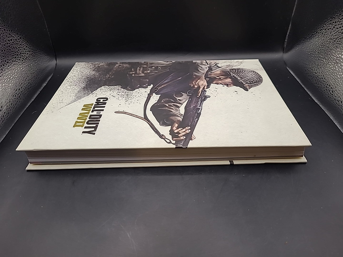Call Of Duty WWII (2) Official Collector's Strategy Guide Hardback