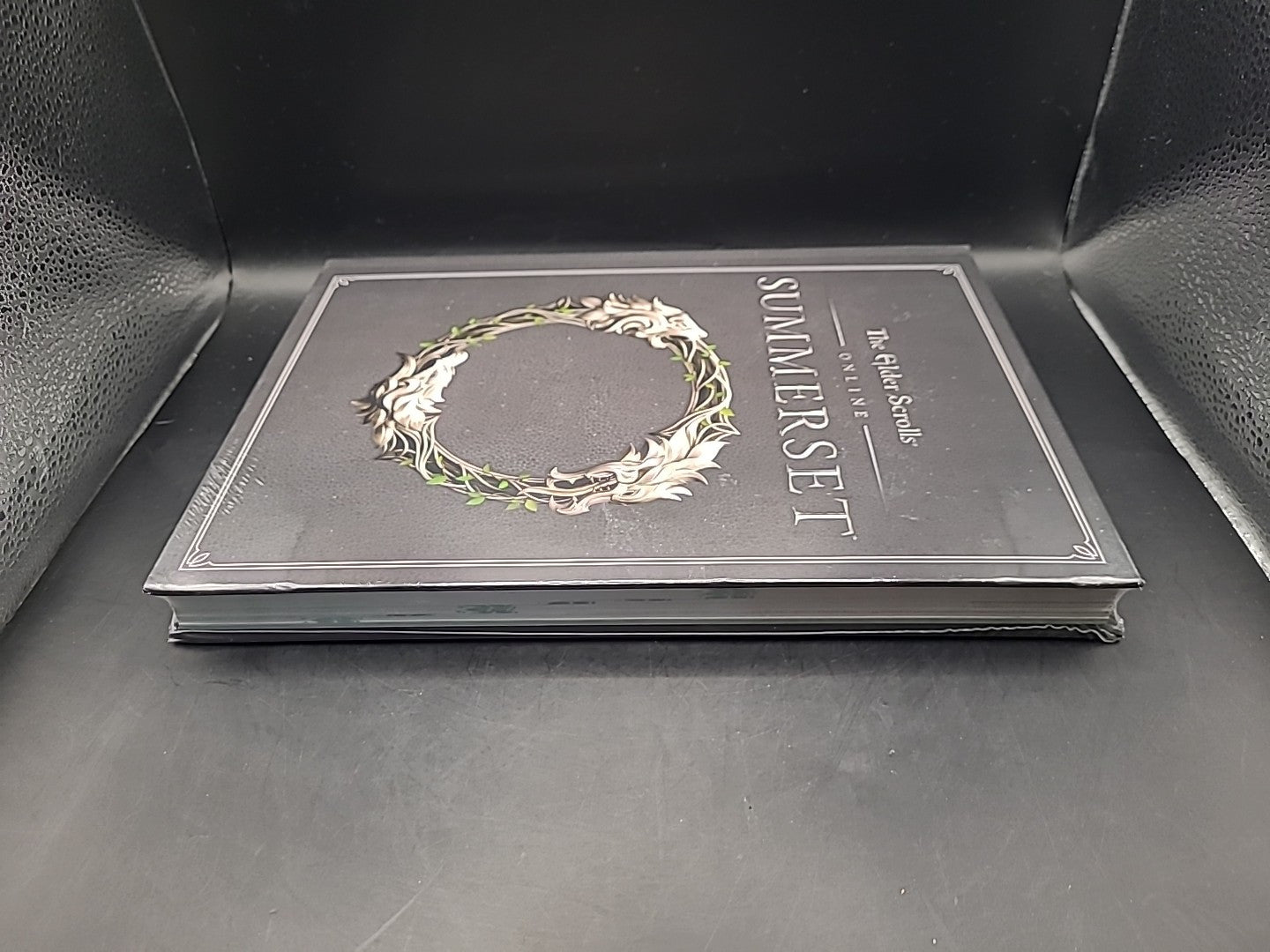 The Elder Scrolls Online Summerset Collector's Edition Guide Book